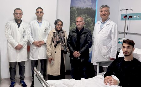 19 Yaşındaki Davut, Babasının Böbreğiyle Hayata Tutundu