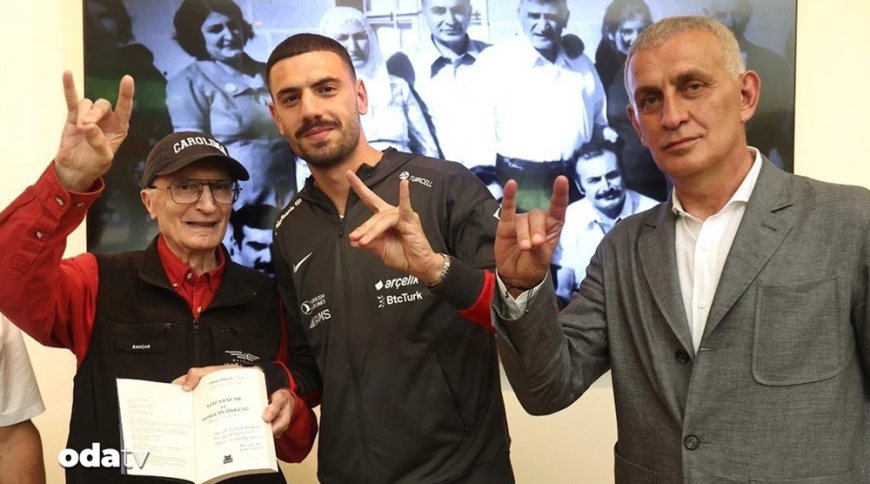 Merih Demiral ve Aziz Sancar'dan bozkurt selamı