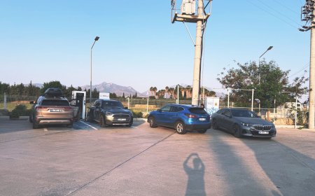 Şarj Kuyruğunda Bekleyen Tatilciler: Datça’da Altyapı Yetersizliği Sinyal Veriyor