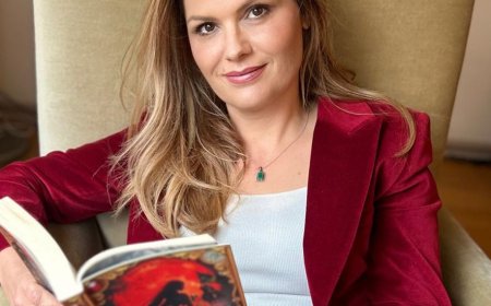 Ebru Esensoy’dan Kanlı Ay: Varoluş ve özgürlüğün destansı hikayesi