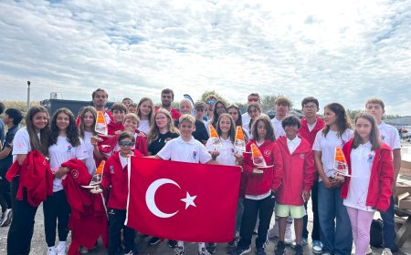 MİLLİ SÖRFÇÜ TUNA TEKİN DÜNYA ŞAMPİYONASI’NDA İKİ GÜMÜŞLE TÜRKİYE’Yİ GURURLANDIRDI