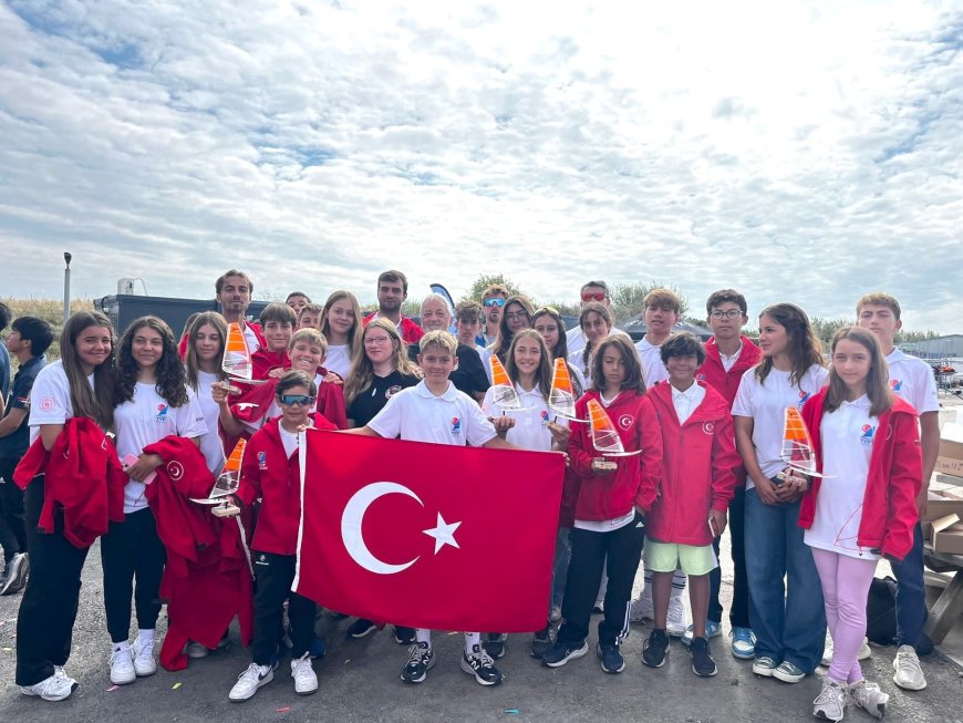 MİLLİ SÖRFÇÜ TUNA TEKİN DÜNYA ŞAMPİYONASI’NDA İKİ GÜMÜŞLE TÜRKİYE’Yİ GURURLANDIRDI