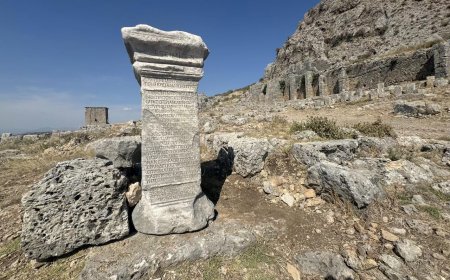 Antalya'da Bir Kadın Hayırseverin Antik Mezarı Bulundu