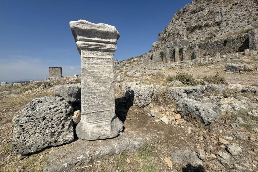 Antalya'da Bir Kadın Hayırseverin Antik Mezarı Bulundu