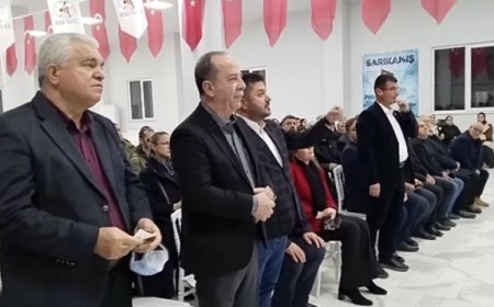 Atatürk'ün adını duymayı beklediler, 'sıra' gelmeyince sert çıktılar