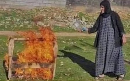 Evlatlarıyla bağları kopan anne beşiği yakarak sitem etti