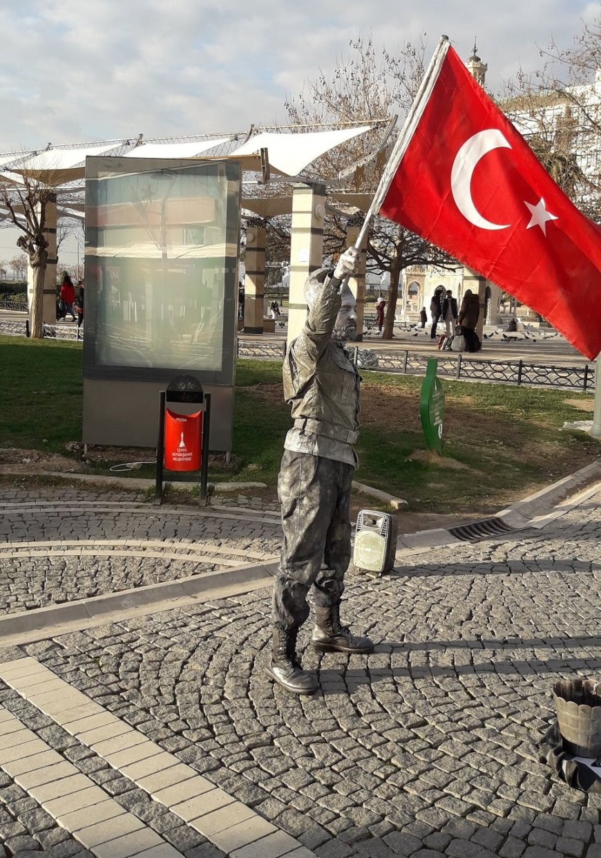 Bir Yolcuya şiiri: Çanakkale’nin hafızaya kazınan destanı