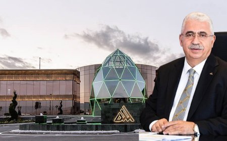 Ahlatçı Holding hakkında kara para ve kaçakçılık soruşturması: Ahmet Ahlatçı'ya yurt dışı yasağı