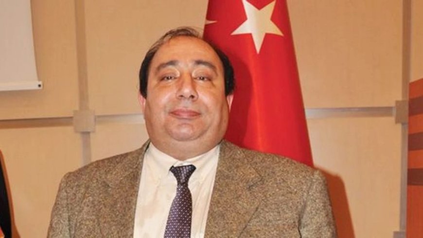 “Türkiye’nin Yeniden İnşası: Alternatif Politikalar” adlı kitap, Prof. Dr. Ömer Faruk Çolak’a armağan edildi