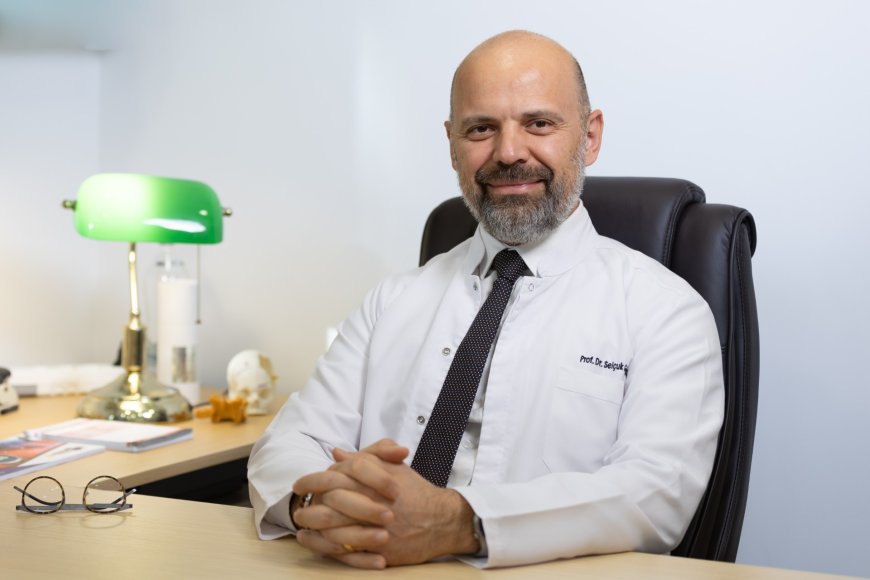 Akıllı cihaz kullanımı boyun fıtığı riskini artırıyor