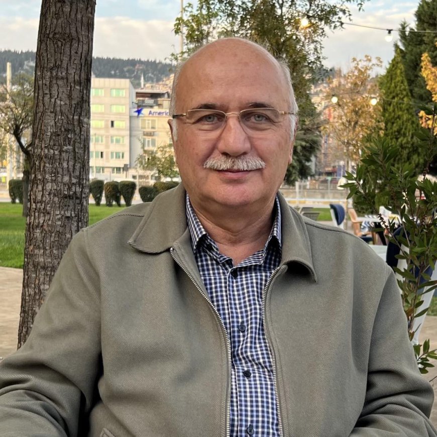 DEMOKRASİ YERİNE MÜŞFİK MONARŞİ