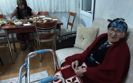 Anneler Günü’nü ilk kez Ticaret Lisesi’nde öğrendiğim günü unutamıyorum