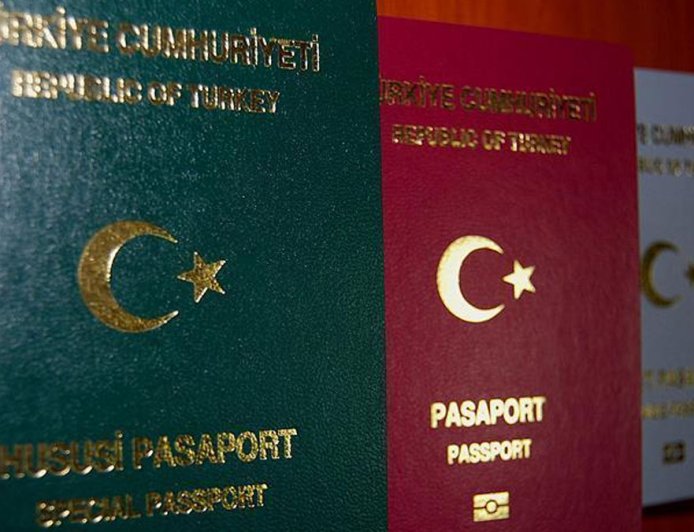 AB'den Türkiye'ye hizmet pasaportu çağrısı: Schengen vizesinin askıya alınması masada