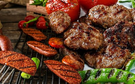 Bakanlık hileli gıdaları tek tek ifşa etti: Sucukta deri dokusu, köftede sakatat