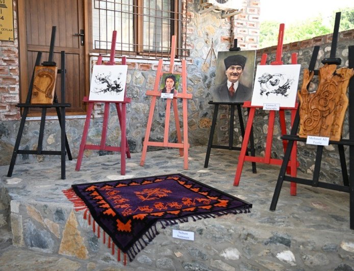 Tahtakuşlar’da 35. Yıl Sanat Buluşması: Uluslararası Karma Sergi Açıldı