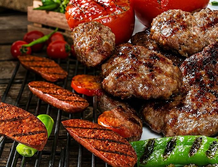 Bakanlık hileli gıdaları tek tek ifşa etti: Sucukta deri dokusu, köftede sakatat