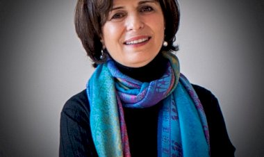 “Cam Benim Tutkum” diyen Ayşen Savcı’dan Sekizinci Kişisel Sergi