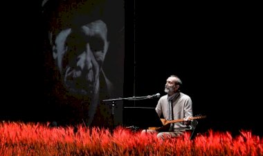 Âşık Veysel “Uzun İnce Bir Yoldayım” ile İş Sanat’ta anıldı