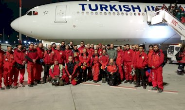 AKUT ENKAZ ALTINDAN 3 KİŞİ KURTARDI