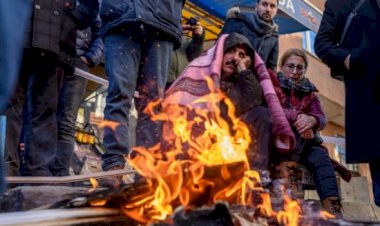 Elazığ depremi: 24 saat sonra bir çocuk enkazdan kurtarıldı