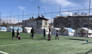 İbn Haldun Üniversitesi’nden Elazığ’da Depremzedelere Psikososyal Destek