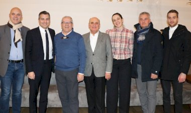 İtalyan mobilya devleri Egeli mobilyacılar ile ortaklık yapmak istiyor