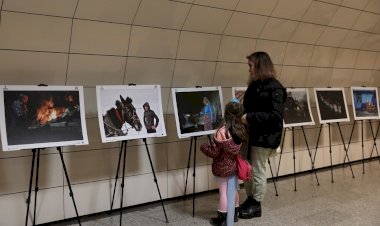 TÜRKİYE'NİN RENKLERİ ÜNALAN METROSU’NDA