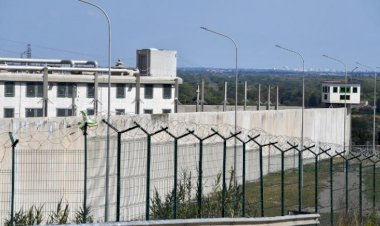 Fransa'da Covid-19 cezaevlerine sıçradı: