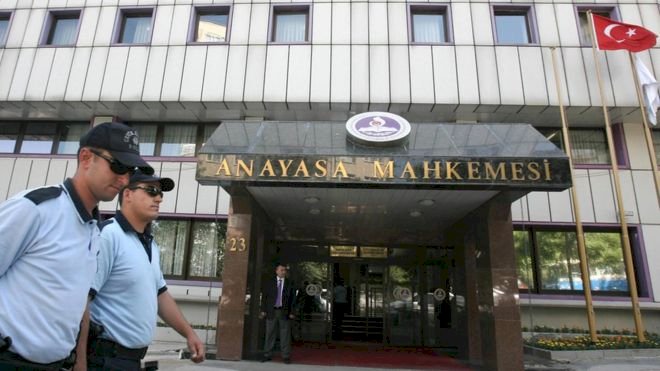 Anayasa Mahkemesi - Yüzlerce akademisyenden 'hak ihlali' kararına karşı bildiri: Mahkeme terörü meşrulaştıramaz
