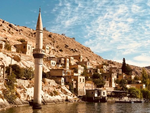 TÜRKİYE’NİN DESTİNASYONLARI TARİHLERİ VE LEZZETLERİYLE EMITT FUARI’NDA