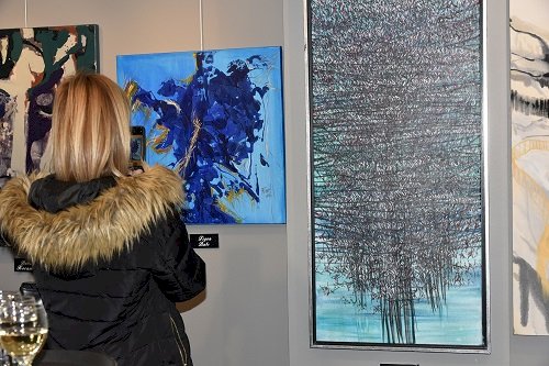 İYİLİK İÇİN SANAT DERNEĞİ YARARINA F SANAT GALERİSİ’NDE DÜZENLENEN “YIL SONU SERGİSİ” SONA ERDİ