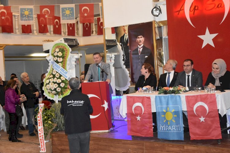 İYİ PARTİ EDREMİT İLÇE KONGERESİ YAPILDI