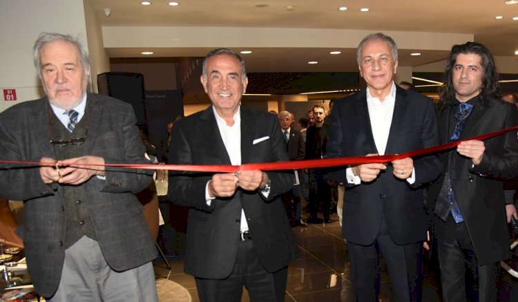 Aşkın Ateşiyle Sanata Dönen Kumaştan Yapılan "Nilüfer"Lexus’un Yaşam Tarzıyla Buluştu