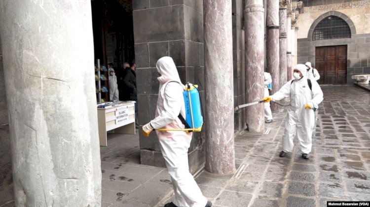 Diyarbakır’da Cuma Namazı Öncesi Camilerde Corona Temizliği